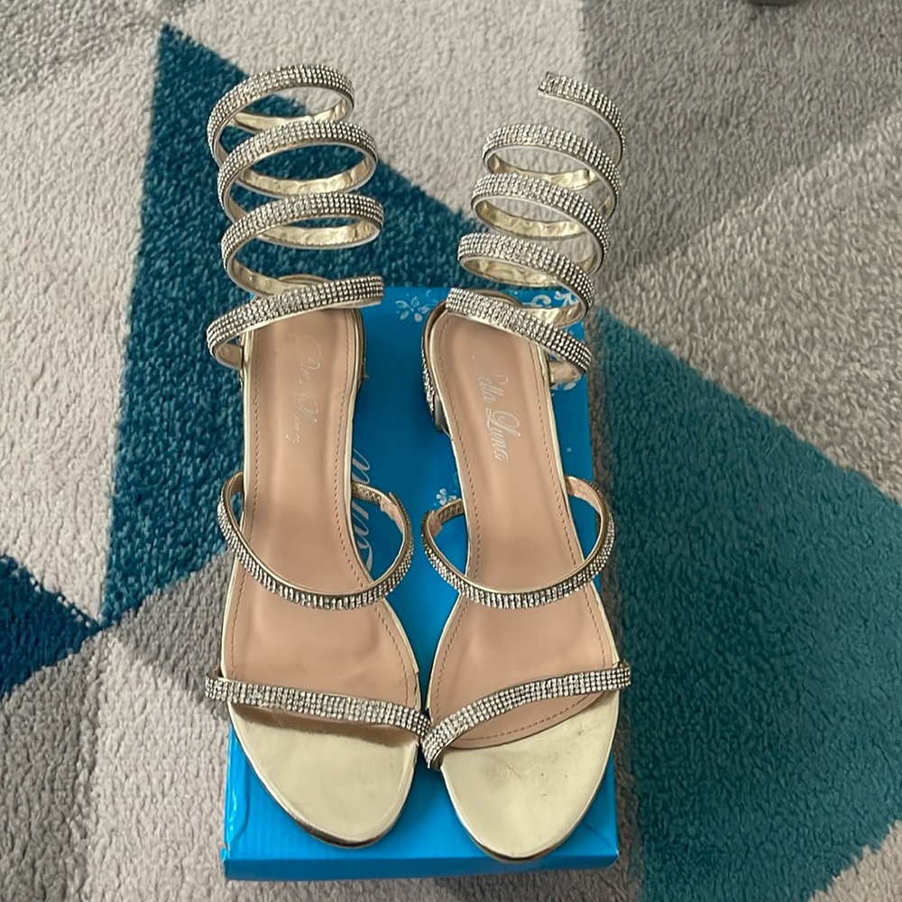 Bella Luna, gold, size 9 sandals.